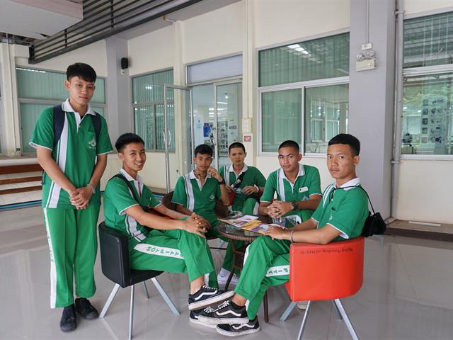 ศูนย์บรรณสารและการเรียนรู้,ต้อนรับคณะศึกษาดูงาน,จากโรงเรียนฮอดพิทยาคม,จังหวัดเชียงใหม่