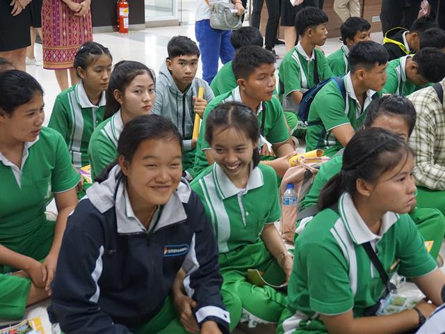 ศูนย์บรรณสารและการเรียนรู้,ต้อนรับคณะศึกษาดูงาน,จากโรงเรียนฮอดพิทยาคม,จังหวัดเชียงใหม่