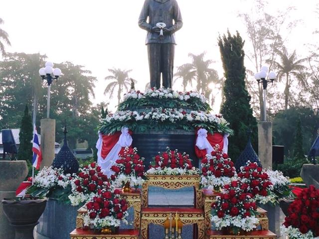 รองคณบดีฝ่ายคุณภาพนิสิตและวิรัชกิจคณะเภสัชศาสตร์,บุคลากรมหาวิทยาลัยพะเยา,เข้าร่วมในพิธีวันคล้ายวันพระราชสมภพสมเด็จพระศรีนครินทราบรมราชชนนี