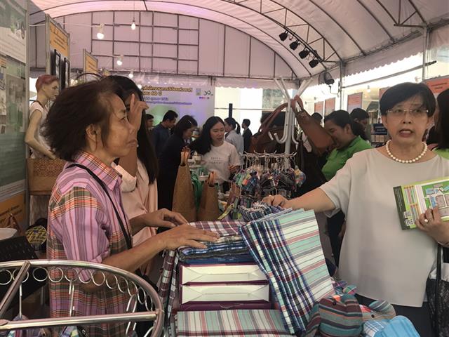 กองบริหารงานวิจัย,เข้าร่วมการจัดงาน,"60,ปี,พัฒนาไทย,ด้วยวิจัยและนวัตกรรม"