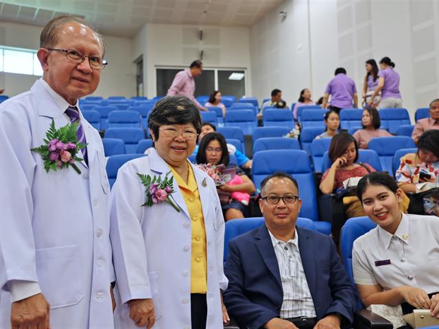 คณะทันตแพทยศาสตร์,มหาวิทยาลัยพะเยาจัดพิธีมอบเสื้อกาวน์แก่นิสิตทันตแพทย์,ชั้นปีที่,4