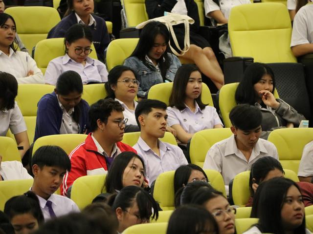 คณะวิทยาการจัดการและสารสนเทศศาสตร์,จัดโครงการปฐมนิเทศนิสิตฝึกงานและปัจฉิมนิสิต,เพื่อเตรียมความพร้อมให้กับนิสิตชั้นปีที่,4