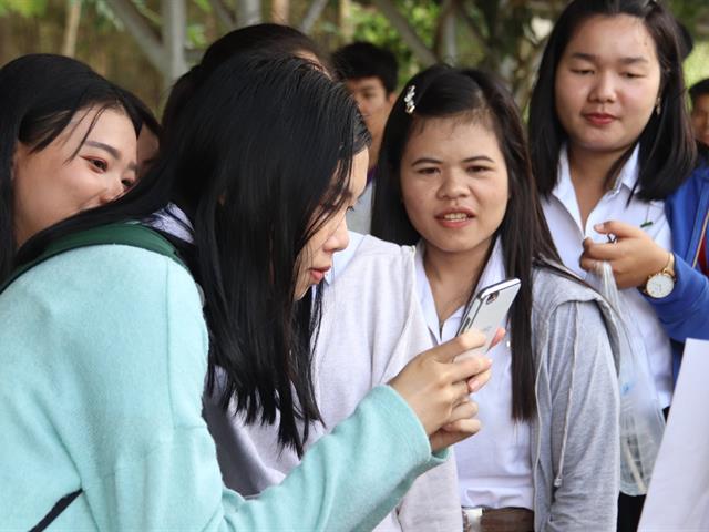 กองกิจการนิสิต,ร่วมกับ,สภ.แม่กา,ลงพื้นที่ประชาสัมพันธ์ช่องทางการรับแจ้งเหตุ
