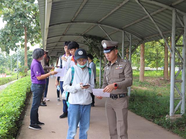 กองกิจการนิสิต,ร่วมกับ,สภ.แม่กา,ลงพื้นที่ประชาสัมพันธ์ช่องทางการรับแจ้งเหตุ