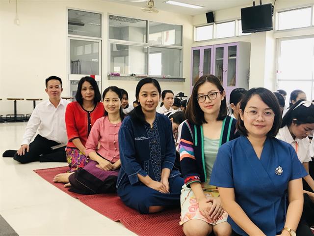 คณะพยาบาลศาสตร์,จัดพิธีทำบุญตักบาตร,ข้าวสาร,อาหารแห้ง,เนื่องในวันคล้ายวันพระราชสมภพของสมเด็จพระศรีนครินทราบรมราชชนนี,และวันพยาบาลแห่งชาติ,ประจำปีการศึกษา,2562