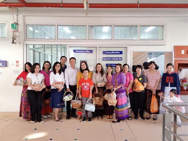 คณะพยาบาลศาสตร์,จัดพิธีทำบุญตักบาตร,ข้าวสาร,อาหารแห้ง,เนื่องในวันคล้ายวันพระราชสมภพของสมเด็จพระศรีนครินทราบรมราชชนนี,และวันพยาบาลแห่งชาติ,ประจำปีการศึกษา,2562