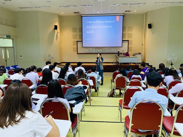 คณะศิลปศาสตร์,จัดโครงการสหกิจศึกษา,กิจกรรมที่,4,การอบรมเพื่อพัฒนาทักษะการทำงานในสถานประกอบการของนิสิต