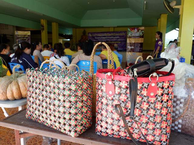 กองบริหารงานวิจัย,พร้อมด้วยคณะกรรมการพัฒนาคุณภาพสู่ความสำเร็จได้ลงพื้นที่ติดตามความก้าวหน้าโครงการ,1,คณะ,1,Signature,ประจำปีงบประมาณ,2562,(ชม,ช่วย,เชียร์),คณะรัฐศาสตร์,โมเดล