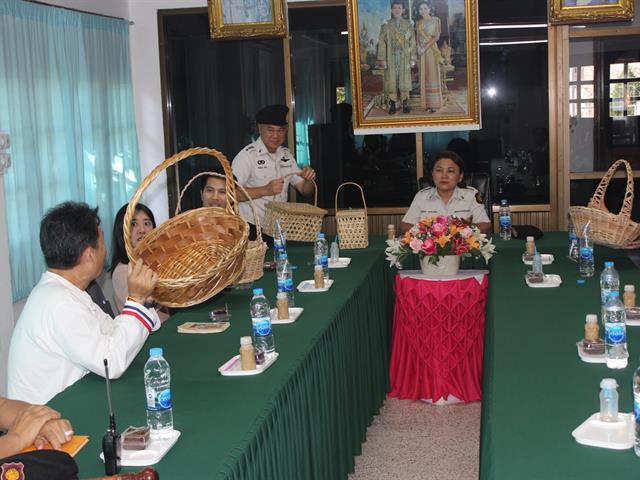 บุคลากร,คณะวิทยาการจัดการและสารสนเทศศาสตร์,เยี่ยมชมฝีมือและผลงานจากผู้ต้องขังเพื่อหาแนวทางในการพัฒนาต่อยอด,ณ,เรือนจำจังหวัดพะเยา