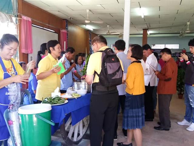 คณะพยาบาลศาสตร์,มหาวิทยาลัยพะเยา,ร่วมกับโรงพยาบาลส่งเสริมสุขภาพตำบลบ้านต๋อม,,กำนันตำบลบ้านต๋อม,ผู้ใหญ่บ้าน,ประธาน,อสม.,อสม,ครูภูมิปัญญา,กว่า,๒๐๐,คน,รับการติดตามประเมิน,ชม,เชียร์,ช่วย,โครงการ“บูรณาการวิจัยโครงการ,,๑,คณะ,๑,โมเดล,คณะพยาบาลศาสตร์,ปีงบประมาณ,๒๕๖๒