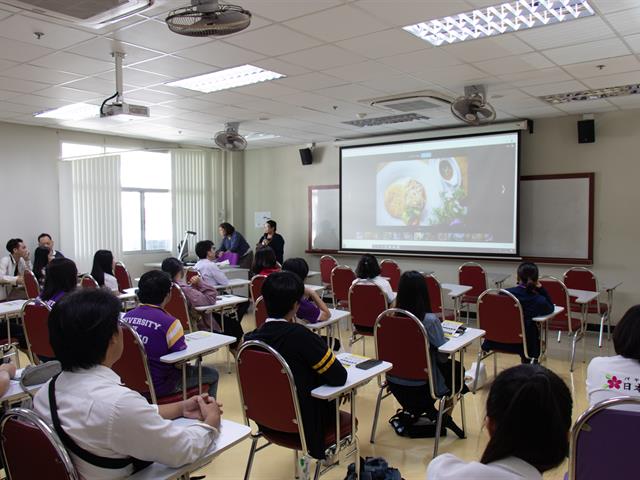 สาขาวิชาภาษาญี่ปุ่น,คณะศิลปศาสตร์,ให้การต้อนรับศูนย์พัฒนาการด้านสุขภาพแบบองค์รวม,,มหาวิทยาลัยฟาร์อีสเทอร์น,และร่วมโครงการ,“ประกาศนียบัตร,ดูแลผู้สูงอายุ,420,ชั่วโมง”