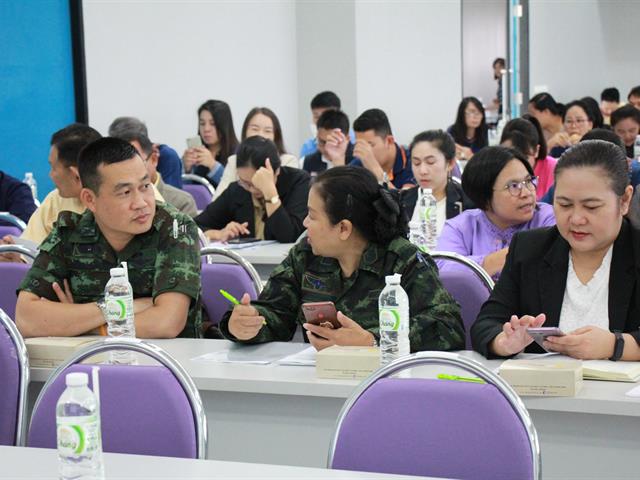 การประชุมชี้แจงแบบสำรวจข้อมูลเศรษฐกิจ,สังคมด้วยการศึกษาข้อมูลอย่างเป็นระบบ,เพื่อจัดทำแผนพัฒนาหมู่บ้านฯ,ในพื้นที่เป้าหมายการขยายผลโครงการร้อยใจรักษ์,ตามแผนปฏิบัติการด้านการแก้ไขปัญหายาเสพติดชายแดนภาคเหนือแบบเบ็ดเสร็จ(2562-2565)