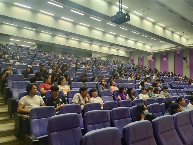 คณะนิติศาสตร์ได้จัดทำโครงการพัฒนาศักยภาพการเรียนรู้ของนิสิตให้อยู่และเรียนอย่างมีความสุข