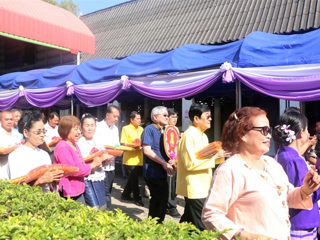 ศาสตราจารย์,นายแพทย์,วีระพล,จันทร์ดียิ่ง,ทอดกฐินวัดแม่กาห้วยเคียน,ร่วมกับศูนย์การแพทย์และโรงพยาบาลมหาวิทยาลัยพะเยา