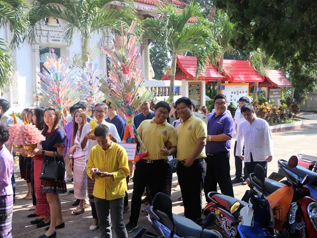 ศาสตราจารย์,นายแพทย์,วีระพล,จันทร์ดียิ่ง,ทอดกฐินวัดแม่กาห้วยเคียน,ร่วมกับศูนย์การแพทย์และโรงพยาบาลมหาวิทยาลัยพะเยา