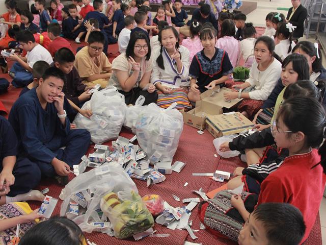 โรงเรียนสาธิตม.พะเยา,จัดกิจกรรมยี่เป็งรำลึกเพื่ออนุรักษ์วัฒนธรรมลอยกระทง,ประจำปี,2562
