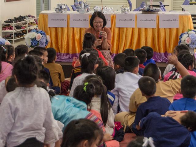 โรงเรียนสาธิตม.พะเยา,จัดกิจกรรมยี่เป็งรำลึกเพื่ออนุรักษ์วัฒนธรรมลอยกระทง,ประจำปี,2562