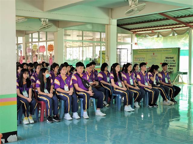 คณะแพทยศาสตร์,นำโดย,ดร.บุญลือ,ฉิมบ้านไร่,ผู้ช่วยคณบดี,ฝ่ายบริการวิชาการและกิจการพิเศษ,ร่วมกิจกรรมค่ายอาสาปันรักเพื่อน้อง,