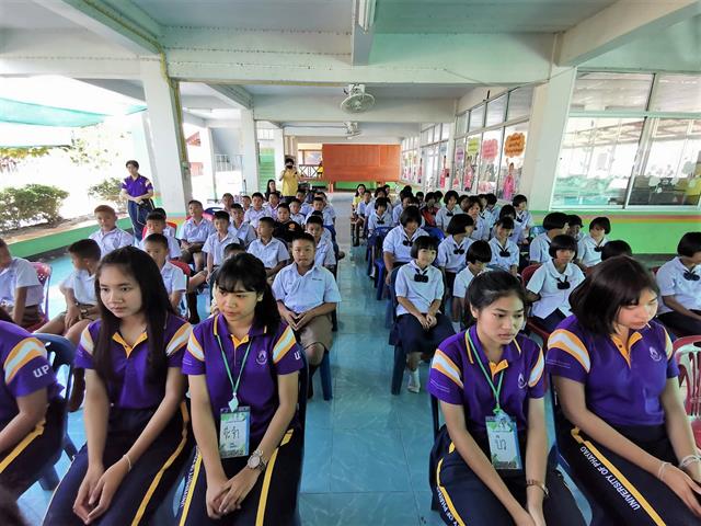 คณะแพทยศาสตร์,นำโดย,ดร.บุญลือ,ฉิมบ้านไร่,ผู้ช่วยคณบดี,ฝ่ายบริการวิชาการและกิจการพิเศษ,ร่วมกิจกรรมค่ายอาสาปันรักเพื่อน้อง,