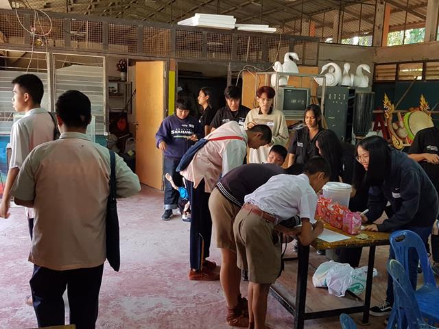 สาขาวิชาการสื่อสารสื่อใหม่,คณะวิทยาการจัดการและสารสนเทศศาสตร์,มหาวิทยาลัยพะเยา,จัดกิจกรรมลดการเกิดความรุนแรงในโรงเรียนผ่านสื่อละครหุ่นสายแบบมีส่วนร่วม,ณ,โรงเรียนฟากกว๊านวิทยาคม,ตำบลบ้านตุ่น,อำเภอเมืองพะเยา,จังหวัดพะเยา