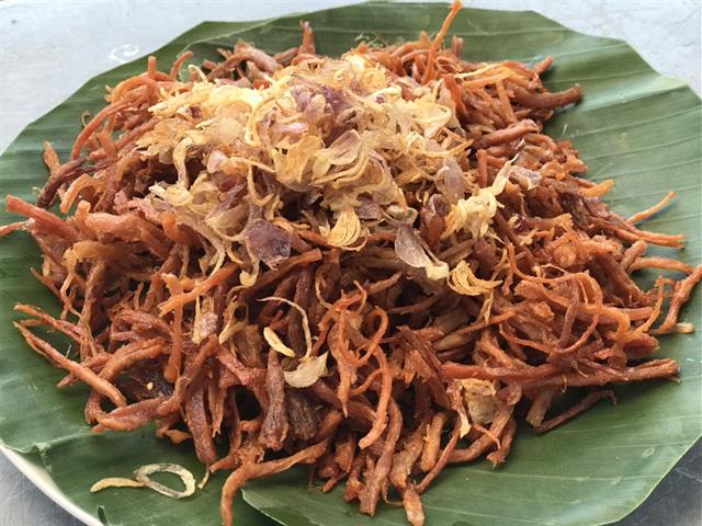 คณะเกษตรศาสตร์และทรัพยากรธรรมชาติ ม.พะเยา สาขาวิชาวิทยาศาสตร์และเทคโนโลยีการอาหาร นำผู้เรียนโครงการ นักแปรรูปเนื้อสัตว์อัจฉริยะ (Smart Meat Processors) เข้าฝึกปฏิบัติการการผลิตผลิตภัณฑ์เนื้อสัตว์แปรรูป ณ โรงงานแปรรูปผลิตภัณฑ์อาหารเพื่อสุขภาพ (ป้าหล้า) และโรงงานลูกชิ้นฟาร์มลักษณ์