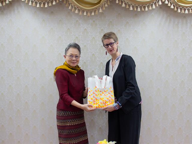 ผู้บริหารคณะศิลปศาสตร์ ปรึกษาหารือความร่วมมือด้านวิชาการ กับ คุณคาโรลีน ชมิตต์ ผู้ช่วยที่ปรึกษาด้านภาษาฝรั่งเศสจากสถานเอกอัครราชทูตฝรั่งเศสประจำประเทศไทย