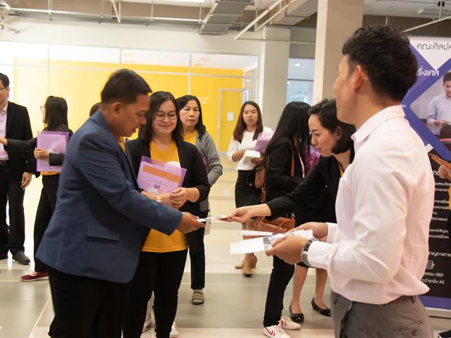คณะศิลปศาสตร์เข้าร่วมจัดบูธนิทรรศการ โครงการ ผู้บริหารสถานศึกษาและอาจารย์แนะแนว เยี่ยมชมมหาวิทยาลัยพะเยา