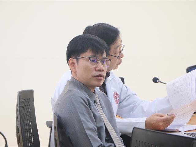 รองศาสตราจารย์ ดร.ปราโมทย์ วณิตย์ธนาคม รองคณบดี ฝ่ายวิชาการและบริหาร คณะแพทยศาสตร์ ได้เล็งเห็นถึงความสำคัญของการบริหารความเสี่ยง จึงจัดประชุมขึ้น