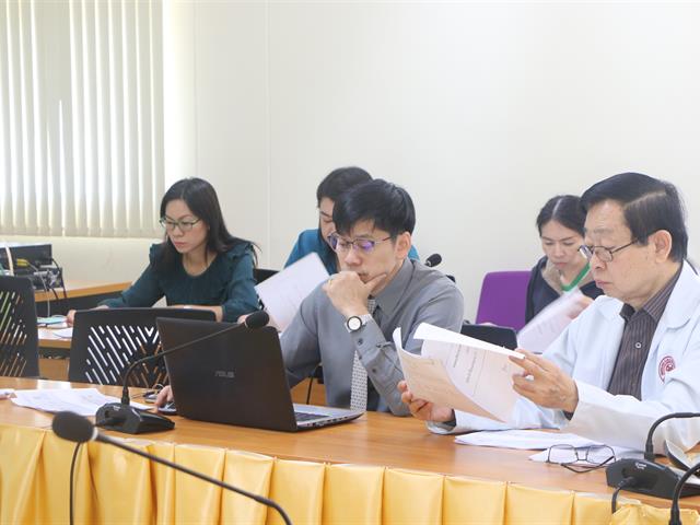 รองศาสตราจารย์ ดร.ปราโมทย์ วณิตย์ธนาคม รองคณบดี ฝ่ายวิชาการและบริหาร คณะแพทยศาสตร์ ได้เล็งเห็นถึงความสำคัญของการบริหารความเสี่ยง จึงจัดประชุมขึ้น