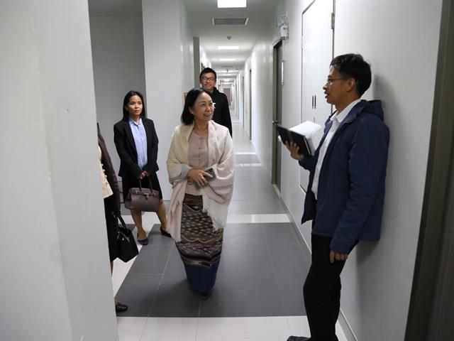 อธิการบดีมหาวิทยาลัยพะเยา ลงพื้นที่ตรวจอาคารหอพักศรีตรัง