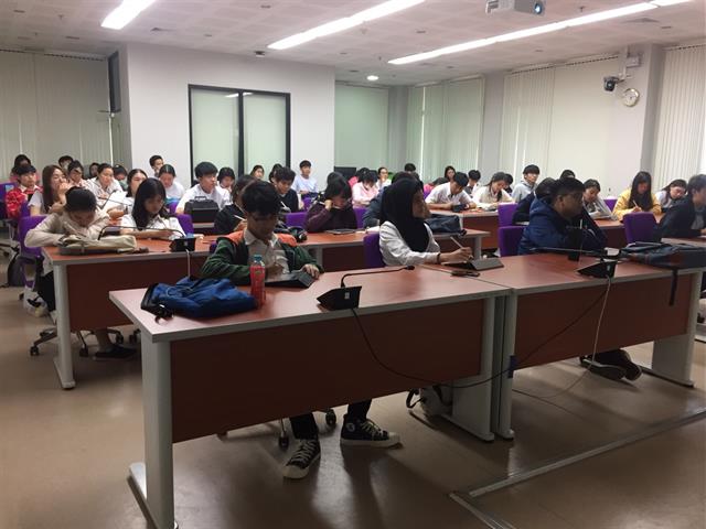 คณะทันตแพทยศาสตร์ให้การต้อนรับอาจารย์สาขาวิชาทันตกรรมป้องกันที่มาบรรยายพิเศษให้แก่นิสิตทันตแพทย์ มหาวิทยาลัยพะเยา