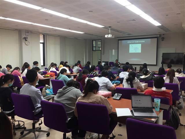 คณะทันตแพทยศาสตร์ให้การต้อนรับอาจารย์สาขาวิชาทันตกรรมป้องกันที่มาบรรยายพิเศษให้แก่นิสิตทันตแพทย์ มหาวิทยาลัยพะเยา