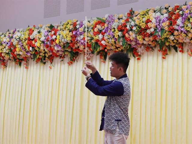 ทำนุบำรุงศิลปและวัฒนธรรม ประดิษฐ์โคมแขวนแบบล้านนา