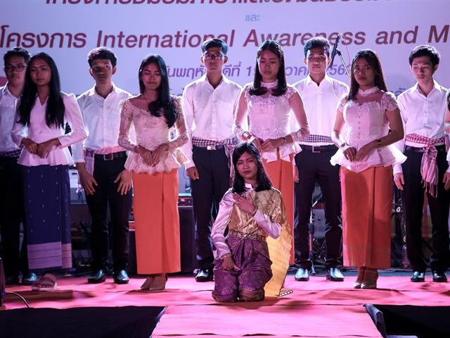 คณะศิลปศาสตร์ร่วมจัดนิทรรศการในโครงการ ชมรมภาษาและวัฒนธรรมนานาชาติ และ โครงการ International Awareness and Mobility เพื่อก้าวสู่ความเป็นสากล