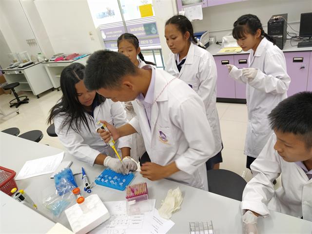 การใช้อุปกรณ์และเครื่องมือพื้นฐานทางชีวเคมี