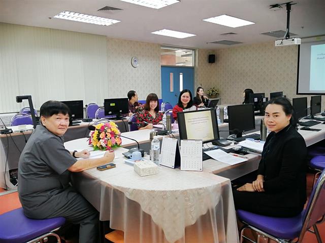คณะศิลปศาสตร์ดำเนินการพิจารณาโครงร่างวิทยานิพนธ์ ของนิสิตระดับปริญญาโท  หลักสูตรศิลปศาสตรมหาบัณฑิต สาขาวิชาภาษาไทย