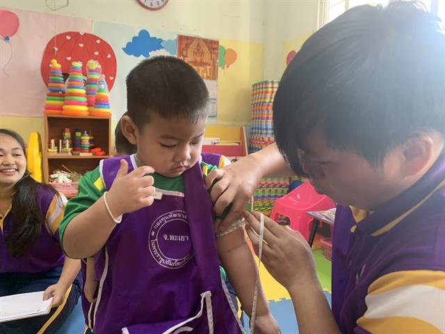 นิสิตหลักสูตรโภชนาการและการกำหนดอาหาร ฝึกปฏิบัติการชุมชนต่อเนื่องเป็นสัปดาห์ที่ 3 และร่วมจัดงานคริสมาสต์ ณ ศูนย์พัฒนาเด็กเล็กตำบลจำป่าหวาย