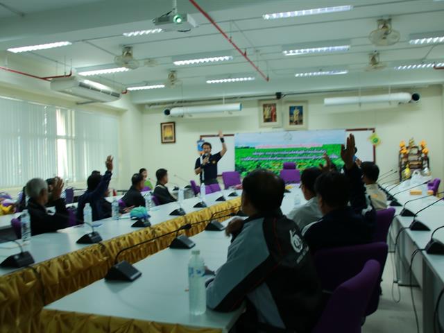 คณะเกษตรศาสตร์และทรัพยากรธรรมชาติ ม.พะเยา ร่วมกับสำนักงานการปฏิรูปที่ดินจังหวัดพะเยา ดำเนินจัดฝึกอบรม หลักสูตร " กระบวนการผลิตเมล็ดพันธุ์ข้าวโพดเลี้ยงสัตว์ "