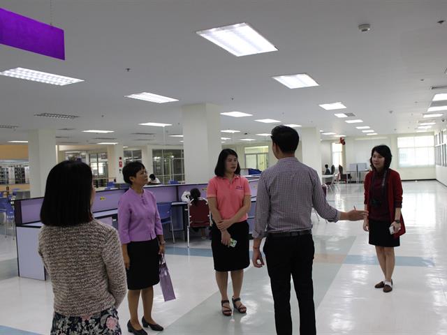 ผู้อำนวยการศูนย์บรรณสารและการเรียนรู้ 