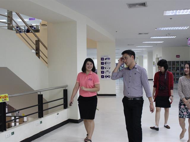 ผู้อำนวยการศูนย์บรรณสารและการเรียนรู้ 