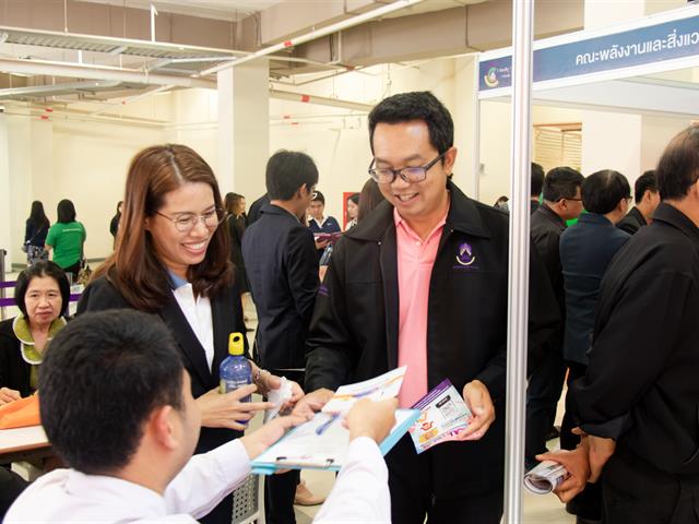 คณะศิลปศาสตร์เข้าร่วมจัดบูธนิทรรศการ “1 คณะ 1 สัญลักษณ์ความสำเร็จ”  ณ อาคาร 99 ปี พระอุบาลีคุณูปมาจารย์ (ปวง ธมฺมปญฺโญ) มหาวิทยาลัยพะเยา