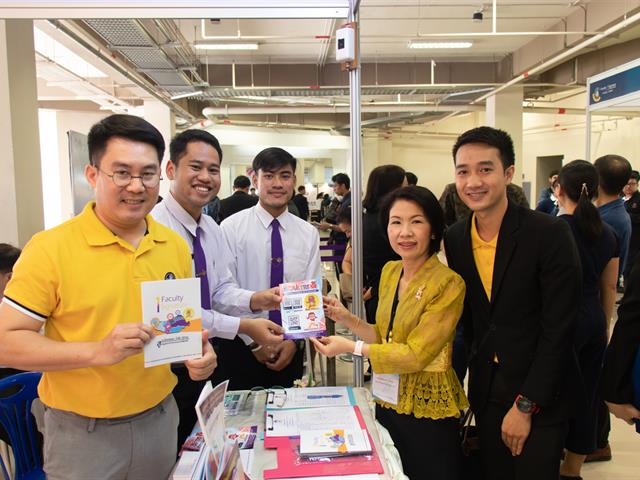 คณะศิลปศาสตร์เข้าร่วมจัดบูธนิทรรศการ “1 คณะ 1 สัญลักษณ์ความสำเร็จ”  ณ อาคาร 99 ปี พระอุบาลีคุณูปมาจารย์ (ปวง ธมฺมปญฺโญ) มหาวิทยาลัยพะเยา