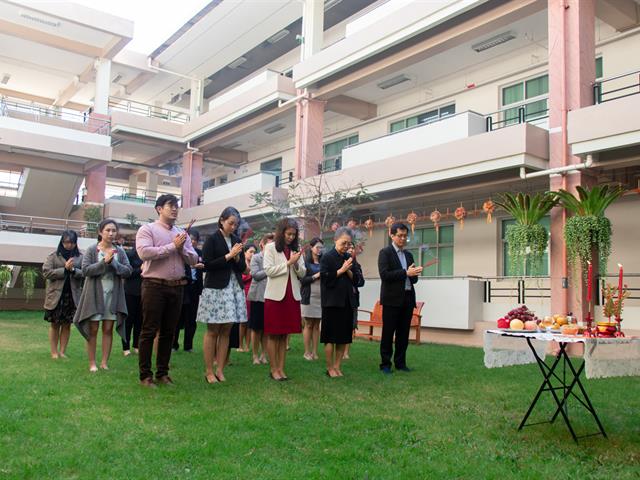 คณะศิลปศาสตร์จัดพิธีไหว้สิ่งศักดิ์สิทธิ์ เสริมความเป็นศิริมงคลเนื่องในโอกาศวันตรุษจีน 2563