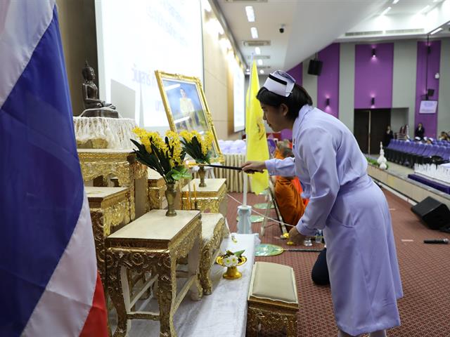 พิธีมอบหมวก เข็ม และดวงประทีป ให้แก่นิสิตคณะพยาศาสตร์ ชั้นปีที่ 2