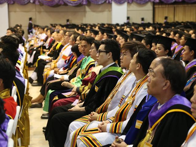 พิธีพระราชทานปริญญาบัตรแก่ผู้สำเร็จการศึกษาจากมหาวิทยาลัยพะเยา ประจำปีการศึกษา ๒๕๖๑  ณ หอประชุมพญางำเมือง มหาวิทยาลัยพะเยา