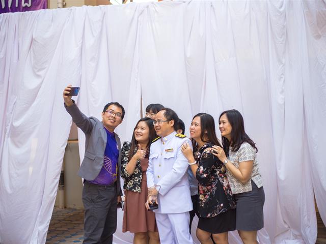 ผู้ช่วยศาสตราจารย์ ดร.คมศักดิ์ พินธะ ได้รับโล่พระราชทานนักวิจัยดีเด่น