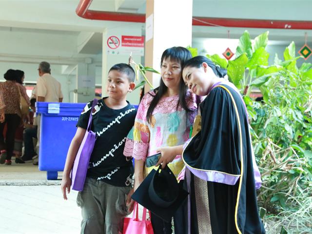 ในวันที่ 21-24 กุมภาพันธ์ 2563 คณะเกษตรศาสตร์และทรัพยากรธรรมชาติ มหาวิทยาลัยพะเยา  จัดการฝึกซ้อมและเตรียมความพร้อมเข้ารับพระราชทานปริญญาบัตรประจำปีการศึกษา 2561 ให้กับบัณฑิต และมหาบัณฑิต ณ อาคารเรียนรวม ห้อง CE10206 มหาวิทยาลัยพะเยา ได้รับเกียรติจากคณบดี ผศ.ดร.บุญฤทธิ์ สินค้างาม กล่าวต้อนรับและแสดงความยินดีแด่ผู้ที่เข้ารับพระราชทานปริญญาบัตรในครั้งนี้ พร้อมฝ่ายฝึกซ้อม นำโดยผู้ช่วยคณบดีฝ่ายสื่อสารองค์กรและกิจการนิสิต ผศ.ดร.วัชระ แลน้อย คณาจารย์ และเจ้าหน้าที่