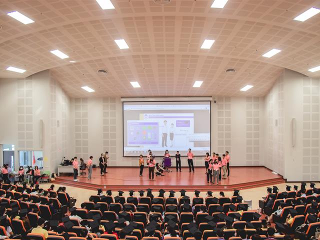 คณะกรรมการดำเนินงานพิธีพระราชทานปริญญาบัตร คณะศิลปศาสตร์ ดำเนินการฝึกซ้อมบัณฑิต เพื่อเตรียมความพร้อมเข้ารับพระราชทานปริญญาบัตร ประจำปีการศึกษา ๒๕๖๑