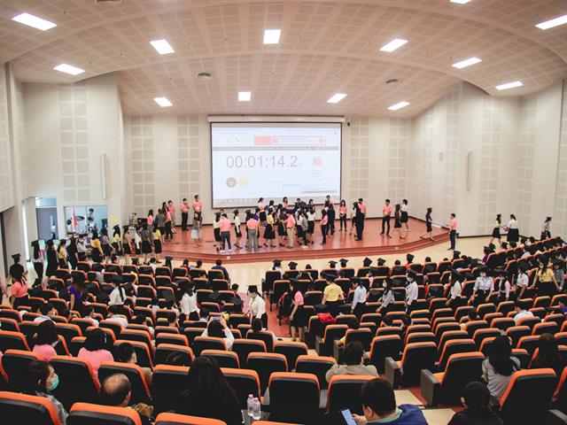 คณะกรรมการดำเนินงานพิธีพระราชทานปริญญาบัตร คณะศิลปศาสตร์ ดำเนินการฝึกซ้อมบัณฑิต เพื่อเตรียมความพร้อมเข้ารับพระราชทานปริญญาบัตร ประจำปีการศึกษา ๒๕๖๑