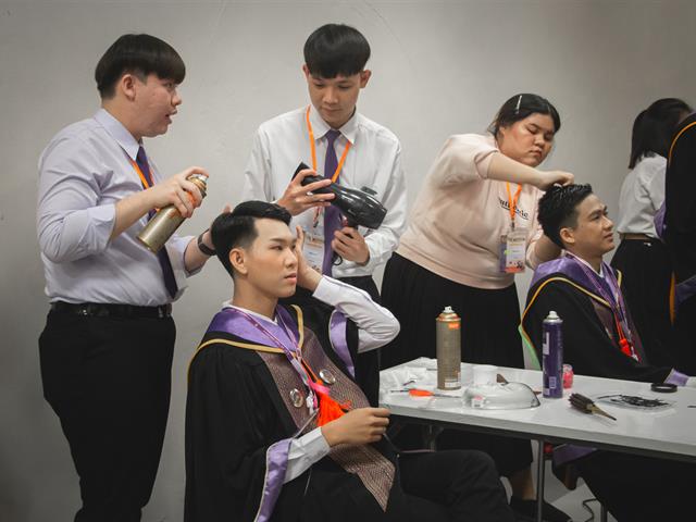 คณะกรรมการดำเนินงานพิธีพระราชทานปริญญาบัตร คณะศิลปศาสตร์ ดำเนินการฝึกซ้อมบัณฑิต เพื่อเตรียมความพร้อมเข้ารับพระราชทานปริญญาบัตร ประจำปีการศึกษา ๒๕๖๑